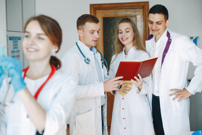 Read more about the article The Top 5 Medical and Healthcare Universities in the United States